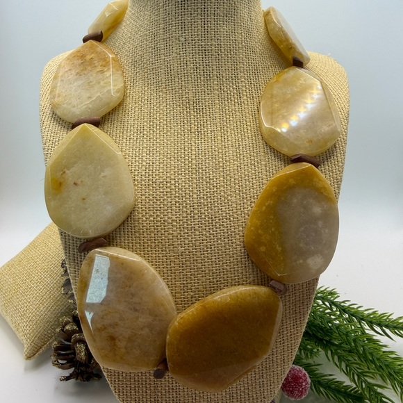Chico’s Quartz Elegant Yellow Stone Necklace Timeless - Picture 5 of 17